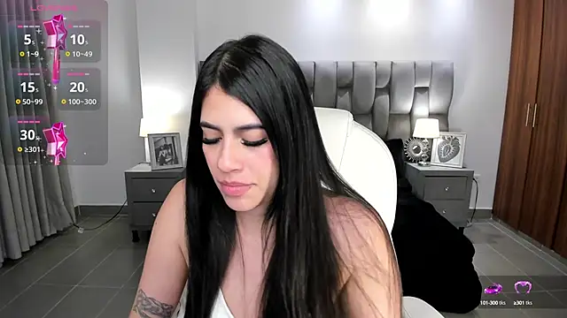 Snapshot of sarita_evanss chatting on 12/23/24, 08:55 sarita evanss online show from 12/23/24, 08:55