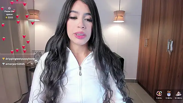 Snapshot of sarita_evanss chatting on 09/26/25, 03:32 sarita evanss online show from 09/26/25, 03:32