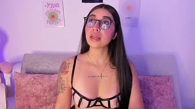 Snapshot of sensualhaven_ chatting on 12/30/24, 10:23 sensualhaven online show from 12/30/24, 10:23