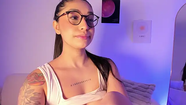 Snapshot of sensualhaven_ chatting on 11/30/25, 12:47 sensualhaven online show from 11/30/25, 12:47