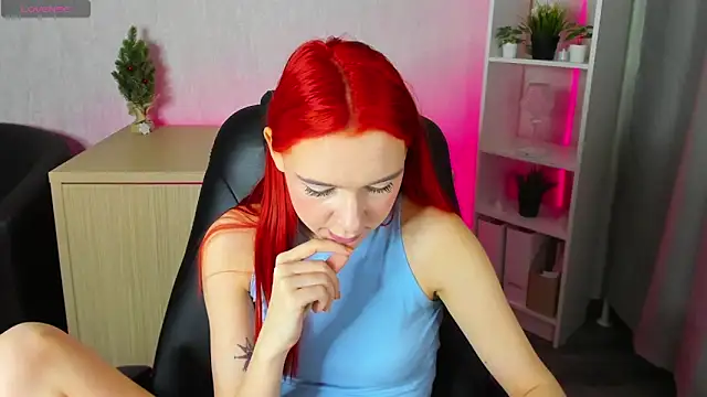 Lesi Moonie01 online show from 12/18/24, 11:45