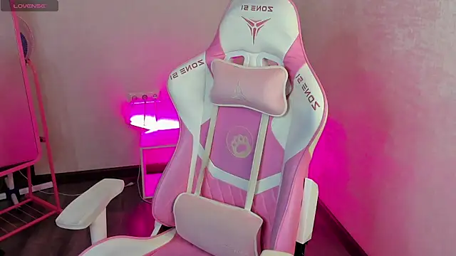 Lesi Moonie01 online show from 02/15/25, 11:28