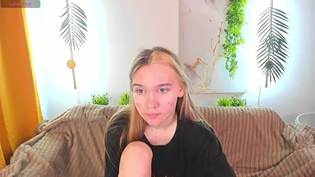 Lesi Moonie01 online show from 09/19/25, 07:43