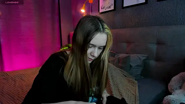 Lesi Moonie01 online show from 10/25/25, 08:22