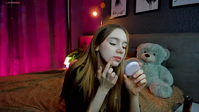 Lesi Moonie01 online show from 11/19/25, 09:42