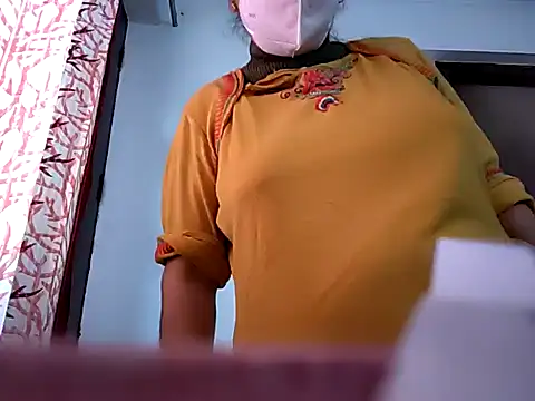 Snapshot of cutiecatty21 chatting on 12/11/24, 08:47 cutiecatty21 online show from 12/11/24, 08:47