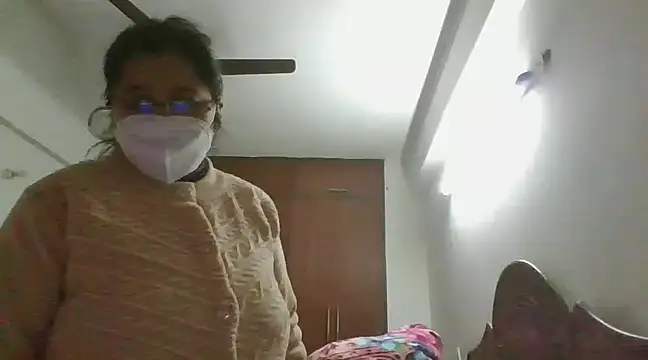 Snapshot of cutiecatty21 chatting on 12/14/24, 02:42 cutiecatty21 online show from 12/14/24, 02:42