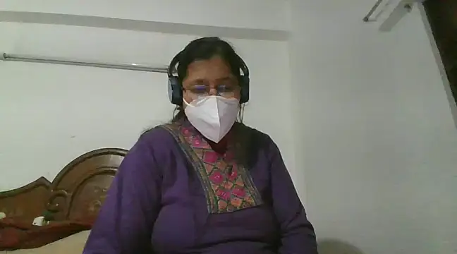 Snapshot of cutiecatty21 chatting on 12/27/24, 04:32 cutiecatty21 online show from 12/27/24, 04:32