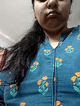 Snapshot of cutiecatty21 chatting on 11/03/25, 07:31 cutiecatty21 online show from 11/03/25, 07:31