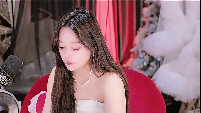 Snapshot of Missy_Nana21 chatting on 04/20/26, 03:37 Missy Nana21 online show from 04/20/26, 03:37