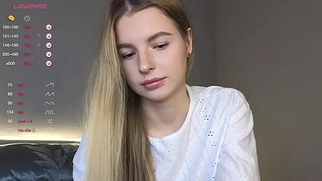 Snapshot of Sunshine_Diana chatting on 02/12/25, 07:44 Sunshine Diana online show from 02/12/25, 07:44