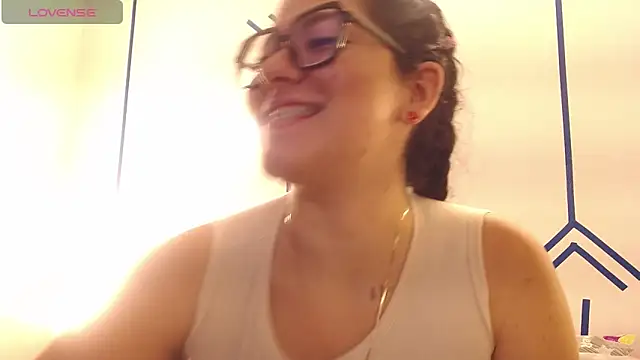 EsmeraldaSantoss online show from 12/19/24, 12:45