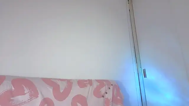 Snapshot of Sweet-Sophiee chatting on 04/06/26, 04:46 Sweet-Sophiee online show from 04/06/26, 04:46