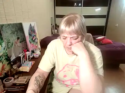 Lia Laguna77 online show from 12/15/25, 07:51