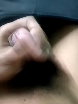 Snapshot of AloneDick chatting on 12/18/24, 09:25 AloneDick online show from 12/18/24, 09:25