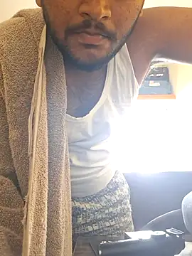 Snapshot of LundChodumera chatting on 11/08/25, 07:52 LundChodumera online show from 11/08/25, 07:52