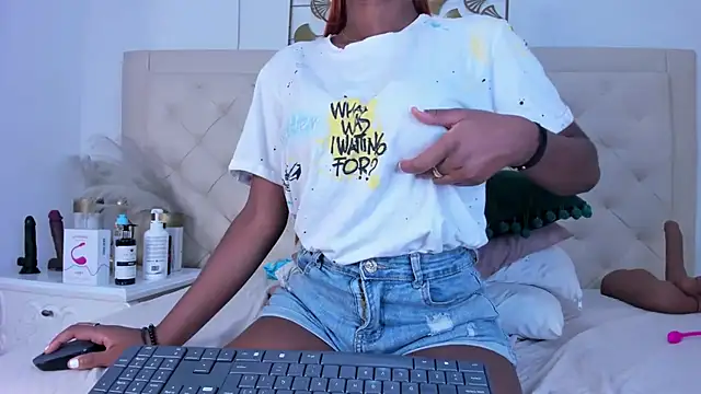  chloe adams online show from 03/11/25, 11:33