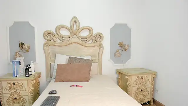  chloe adams online show from 11/21/25, 11:31