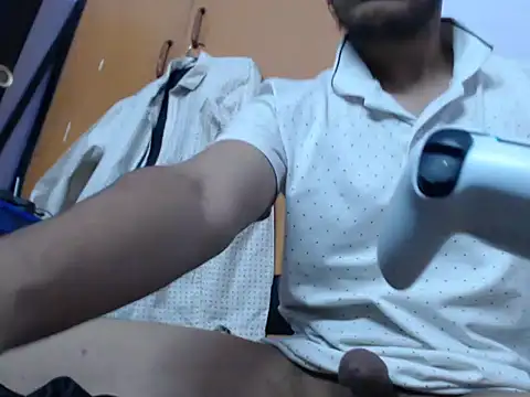 Snapshot of shortdickyboy chatting on 04/24/26, 11:07 shortdickyboy online show from 04/24/26, 11:07