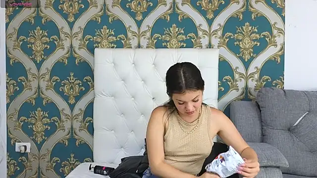 lilimini032 online show from 12/27/24, 01:32