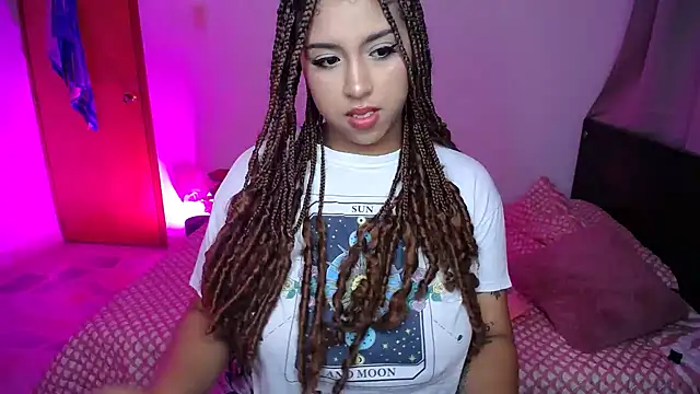 Snapshot of barbara_falcons chatting on 12/26/24, 02:22 barbara falcons online show from 12/26/24, 02:22