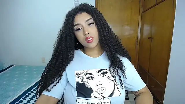 Snapshot of barbara_falcons chatting on 02/28/25, 05:26 barbara falcons online show from 02/28/25, 05:26