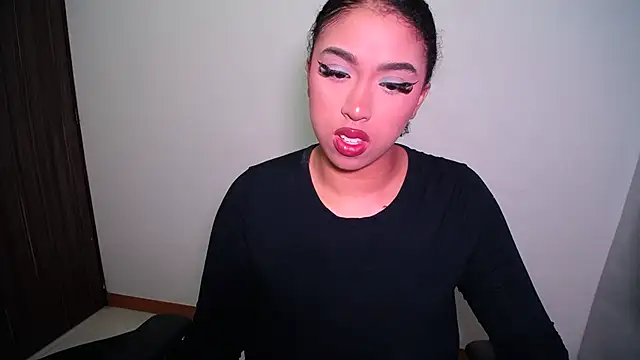 Snapshot of barbara_falcons chatting on 10/06/25, 11:57 barbara falcons online show from 10/06/25, 11:57