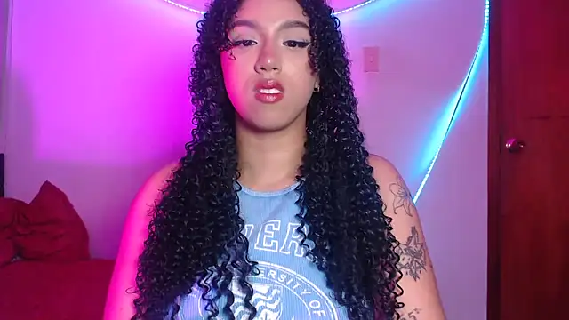 Snapshot of barbara_falcons chatting on 12/14/25, 07:18 barbara falcons online show from 12/14/25, 07:18