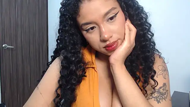 Snapshot of barbara_falcons chatting on 06/06/26, 04:39 barbara falcons online show from 06/06/26, 04:39