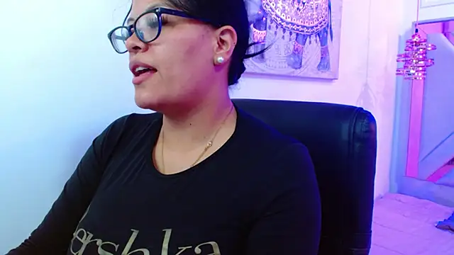 Snapshot of violletha chatting on 05/08/26, 12:32 violletha online show from 05/08/26, 12:32