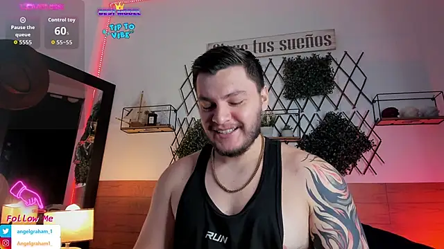 Snapshot of Angelgraham_1 chatting on 09/30/25, 03:28 Angelgraham 1 online show from 09/30/25, 03:28