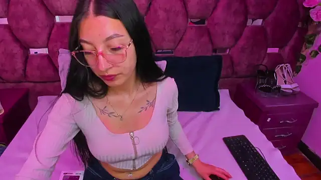 Snapshot of Katty_Queen chatting on 04/10/26, 12:32 Katty Queen online show from 04/10/26, 12:32