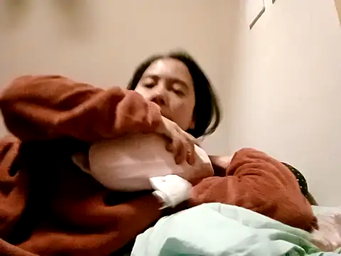 Snapshot of doggiepossession chatting on 01/31/25, 03:11 doggiepossession online show from 01/31/25, 03:11