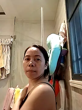 Snapshot of doggiepossession chatting on 03/10/25, 09:43 doggiepossession online show from 03/10/25, 09:43