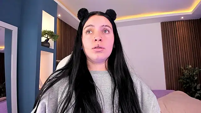 Lucy Smith2 online show from 01/21/25, 08:30