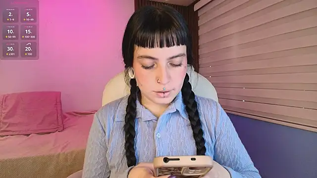 Lucy Smith2 online show from 09/29/25, 07:51