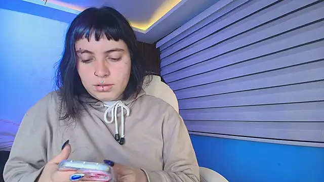 Lucy Smith2 online show from 04/17/26, 11:46