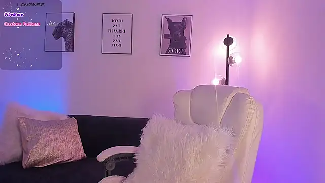 Snapshot of Emilyymilleer_ chatting on 06/07/26, 05:06 Emilyymilleer online show from 06/07/26, 05:06