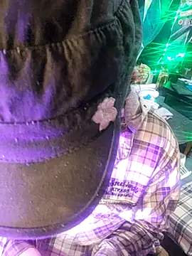 Snapshot of Boo-boo_kittyfux chatting on 11/11/25, 08:25 Boo-boo kittyfux online show from 11/11/25, 08:25