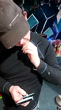 Snapshot of Boo-boo_kittyfux chatting on 11/20/25, 04:12 Boo-boo kittyfux online show from 11/20/25, 04:12