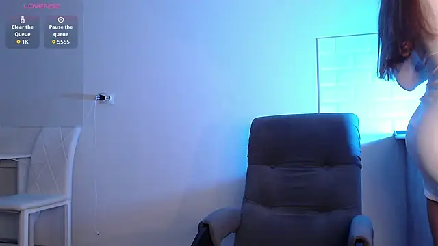 Eva Hailey  online show from 02/04/26, 04:40