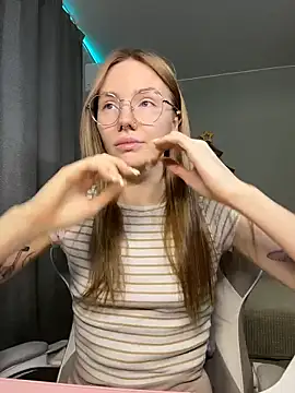 littlevildevil online show from 02/02/26, 09:41