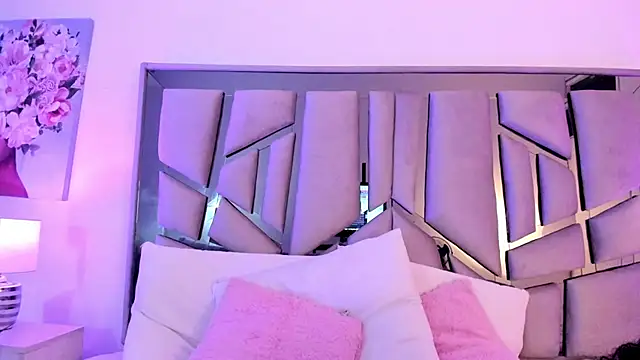 Snapshot of _lanna_jhonson_ chatting on 12/29/24, 12:23 lanna jhonson online show from 12/29/24, 12:23