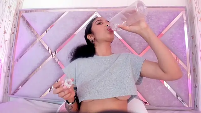 Snapshot of _lanna_jhonson_ chatting on 12/31/24, 02:36 lanna jhonson online show from 12/31/24, 02:36