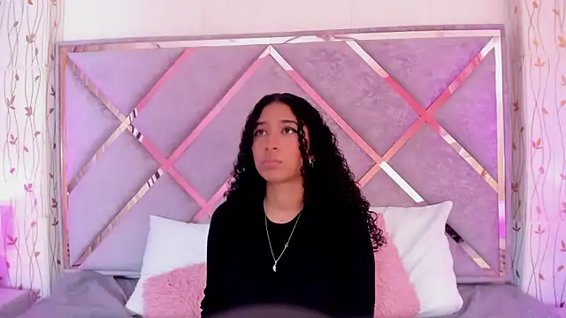 Snapshot of _lanna_jhonson_ chatting on 01/21/25, 01:32 lanna jhonson online show from 01/21/25, 01:32