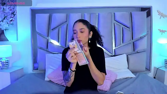 Snapshot of _lanna_jhonson_ chatting on 02/06/25, 11:32 lanna jhonson online show from 02/06/25, 11:32