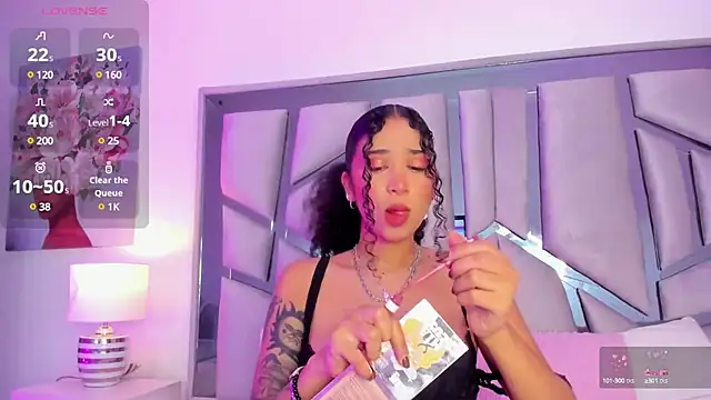 Snapshot of _lanna_jhonson_ chatting on 02/20/25, 12:04 lanna jhonson online show from 02/20/25, 12:04