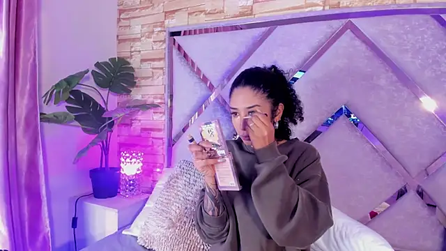 Snapshot of _lanna_jhonson_ chatting on 09/29/25, 01:00 lanna jhonson online show from 09/29/25, 01:00