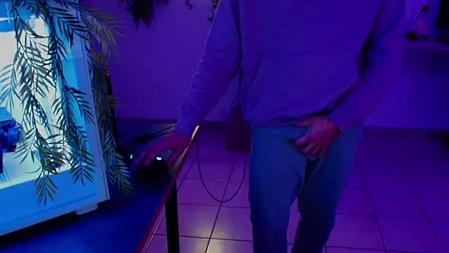 Vlad230323 online show from 12/10/24, 03:44