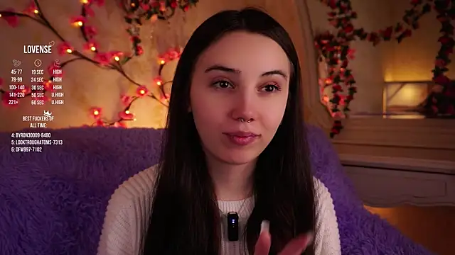 GillianDowdey online show from 11/25/25, 03:39